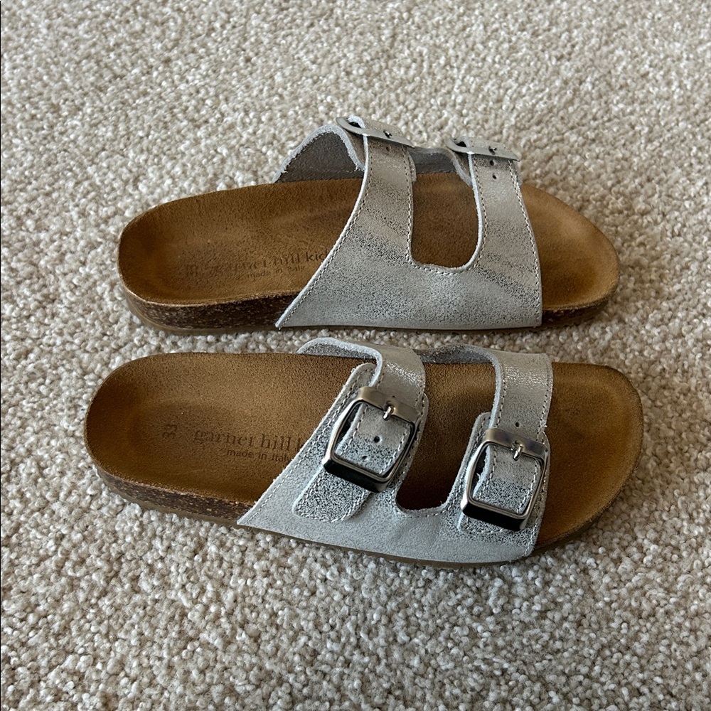 LIKE NEW Garnet Hill Kids Silver Metallic Sandals - Picture 4 of 8